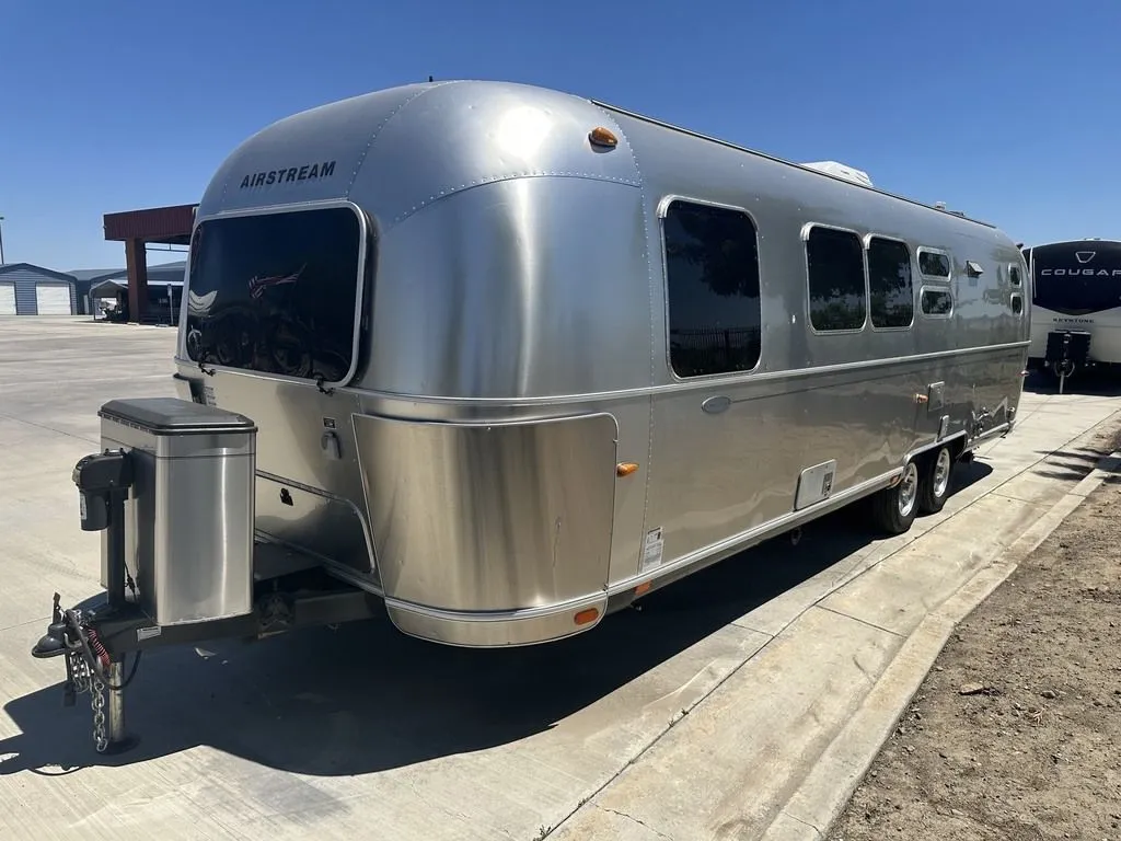 2014 Airstream Flying Cloud 30FB - Photo 2