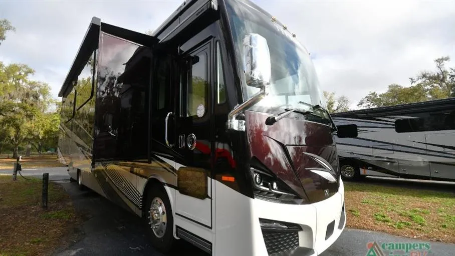 2026 Tiffin Phaeton 40 IH - Photo 2