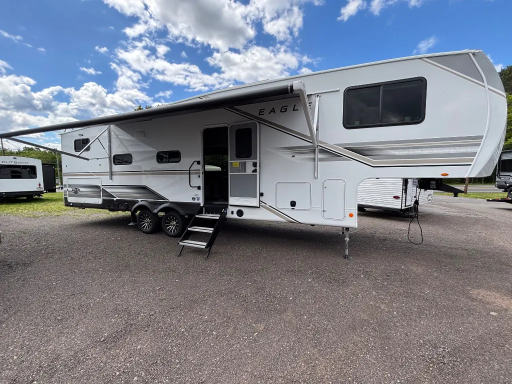 2027 Jayco Eagle 31QBH - Photo 2