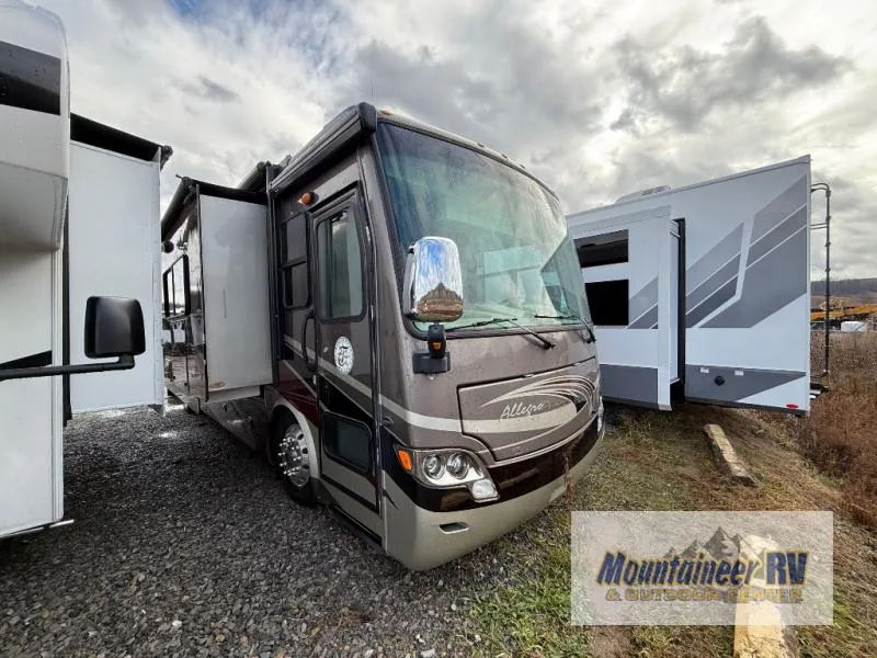 2014 Tiffin Allegro Breeze 32BR - Photo 2