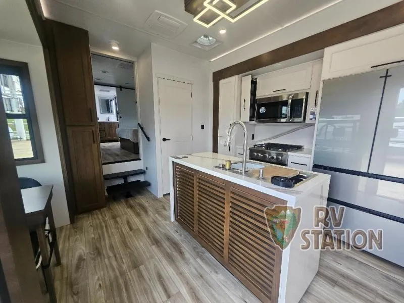 2027 Keystone Montana 3800FL - Photo 4