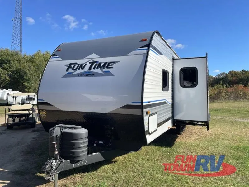 2024 CrossRoads RV Fun Time 290SK - Photo 3