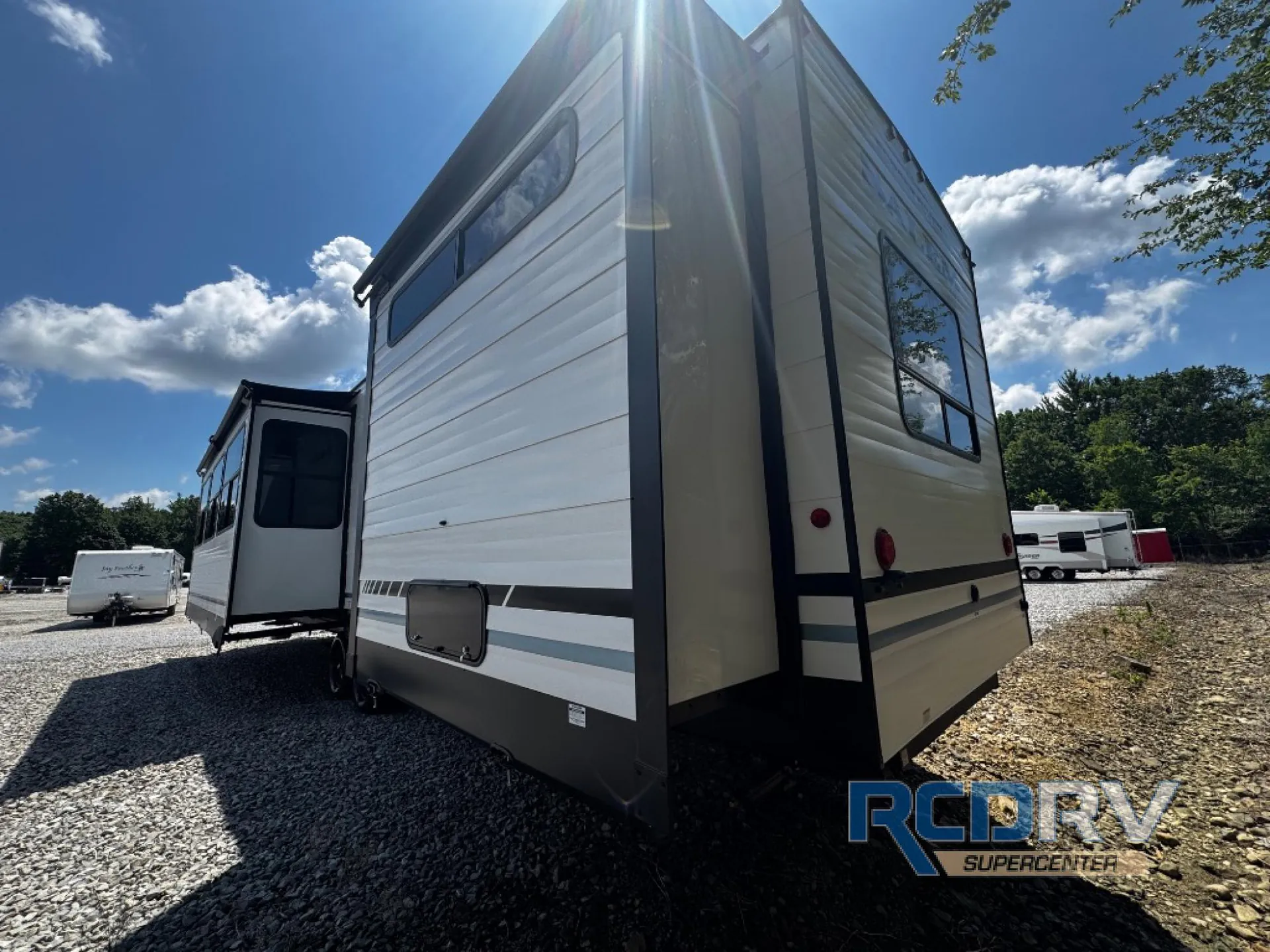 2027 Forest River Salem Villa Series 40FDEN - Photo 4
