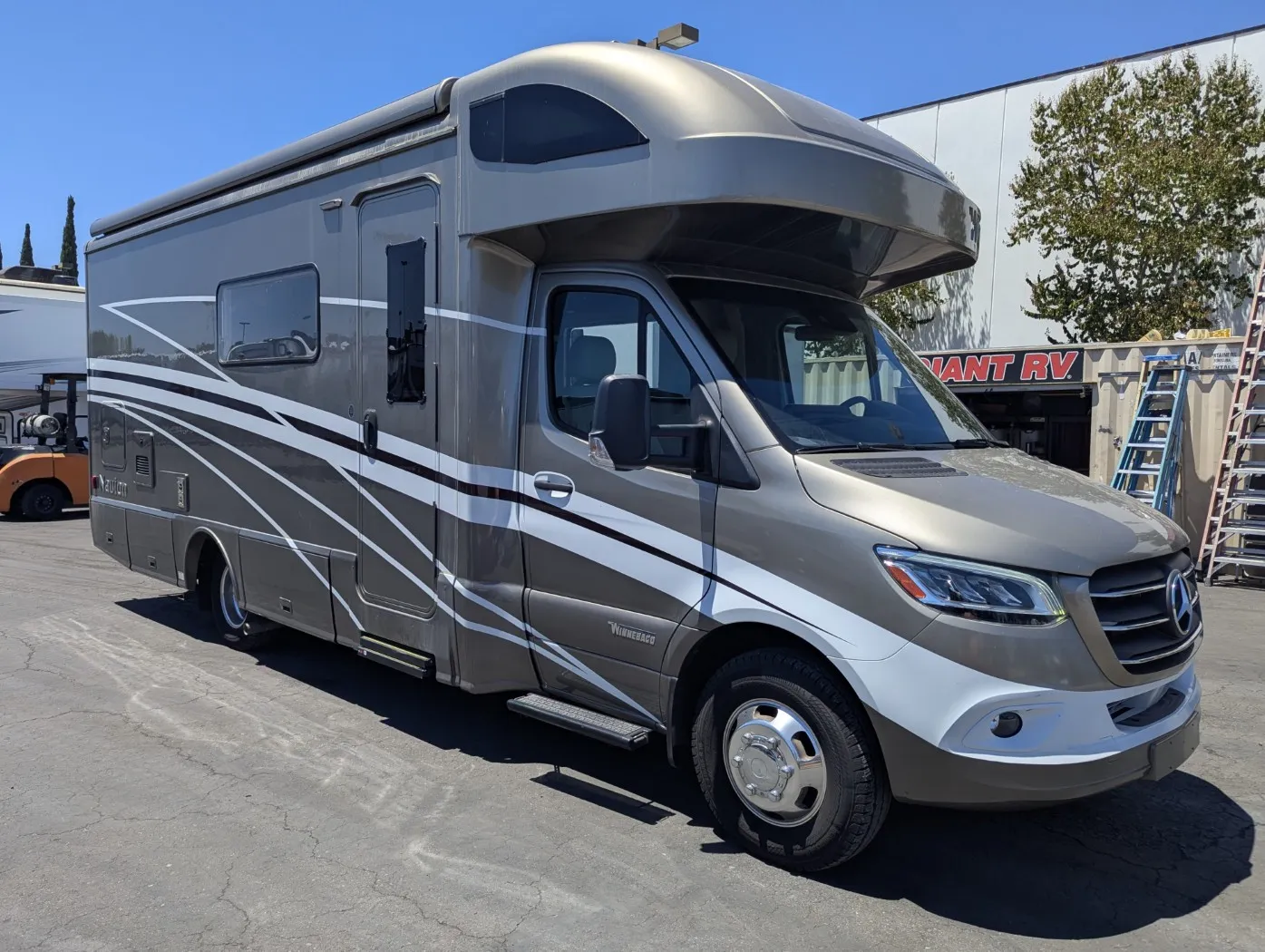 2022 Winnebago Navion Navion Navion - Main photo