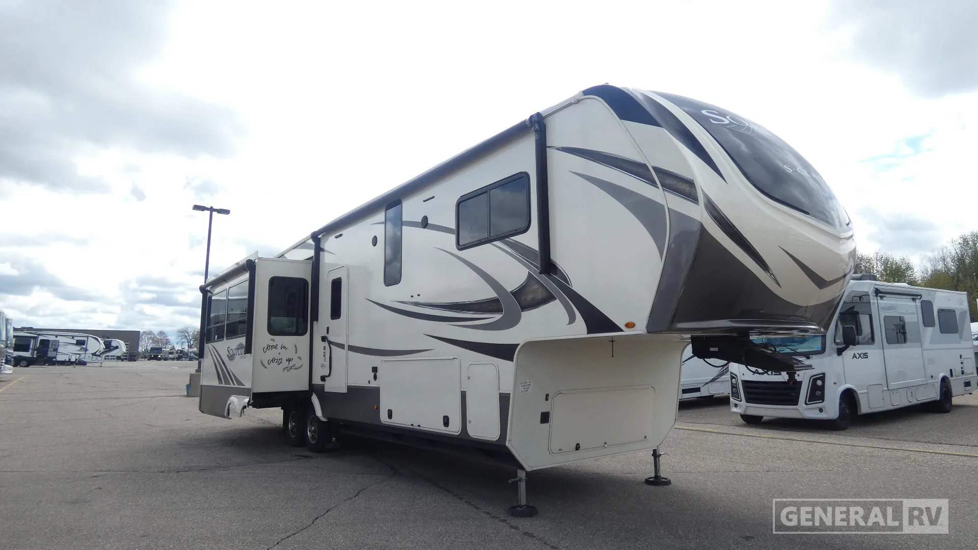 2021 Grand Design Solitude S-Class 3540GK - Photo 2