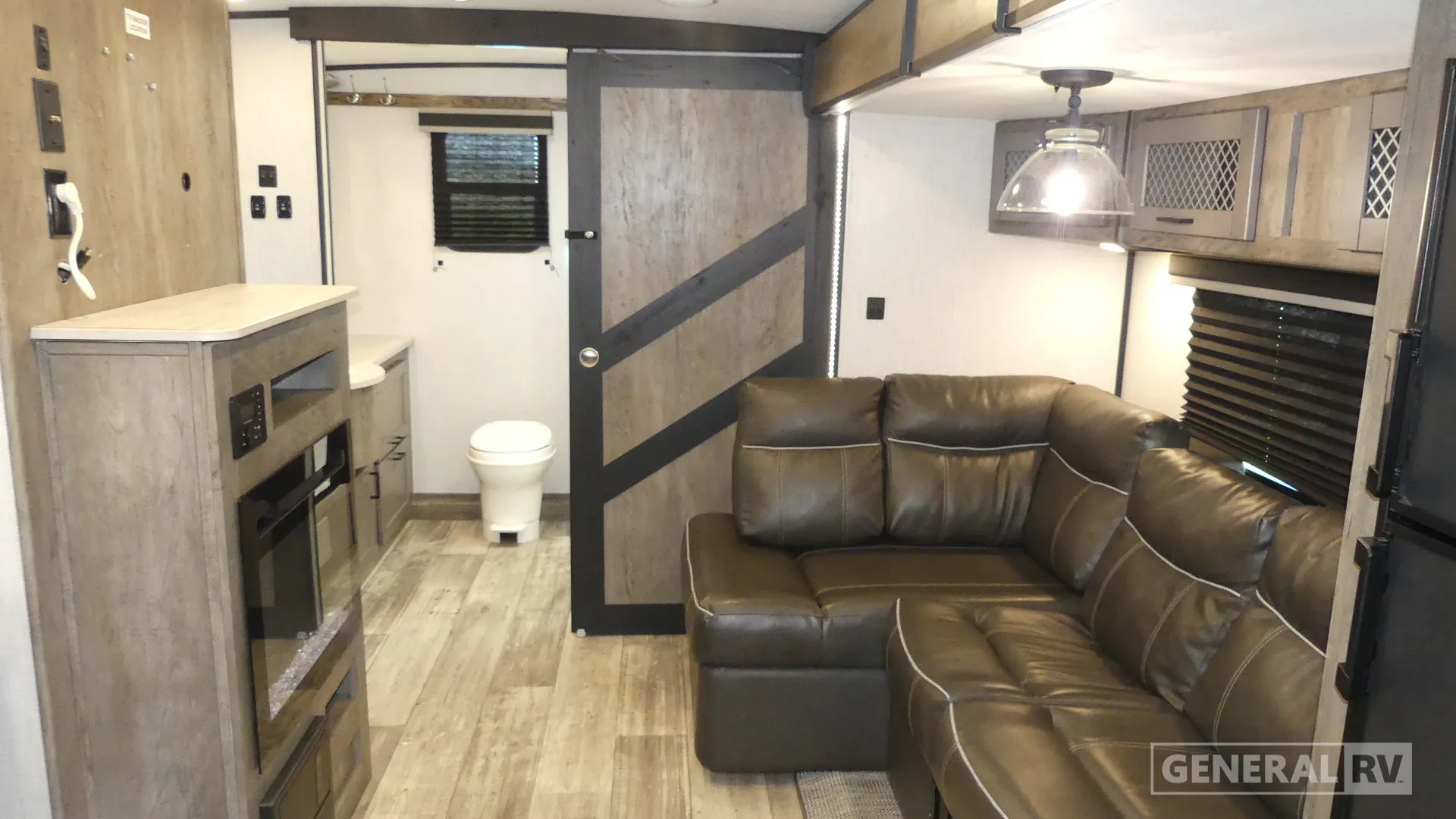 2021 Heartland North Trail Ultra-Lite Travel Trailer 22CRB - Photo 3