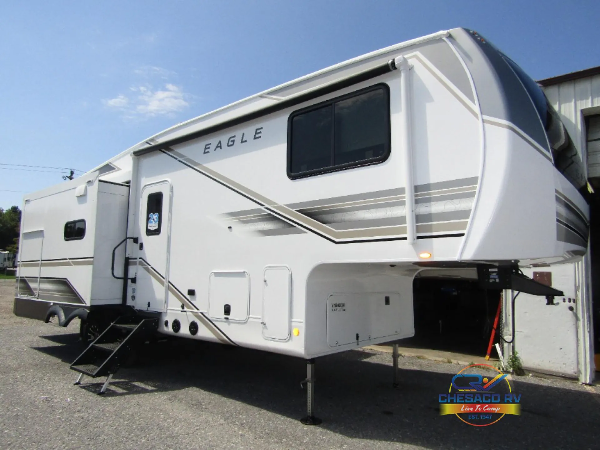 2027 Jayco Eagle 28RLT - Photo 2