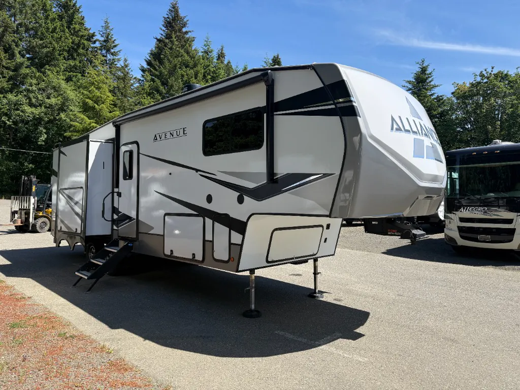 2023 Alliance RV Avenue 33RKS - Photo 2