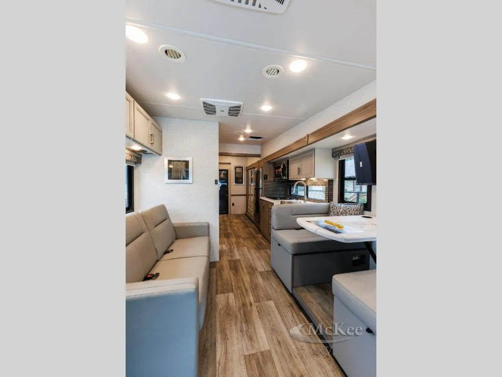 2027 Thor Motor Coach Outlaw 38M - Photo 4