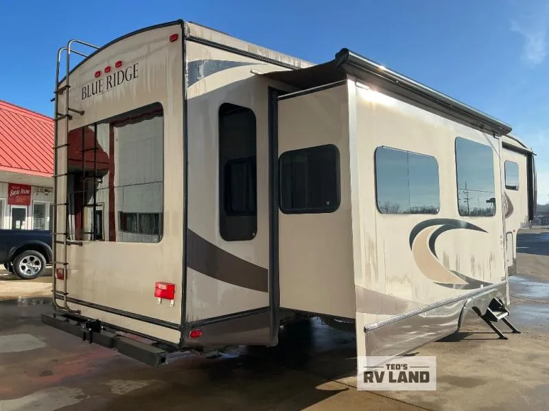 2013 Forest River Blue Ridge 3025RL - Photo 3