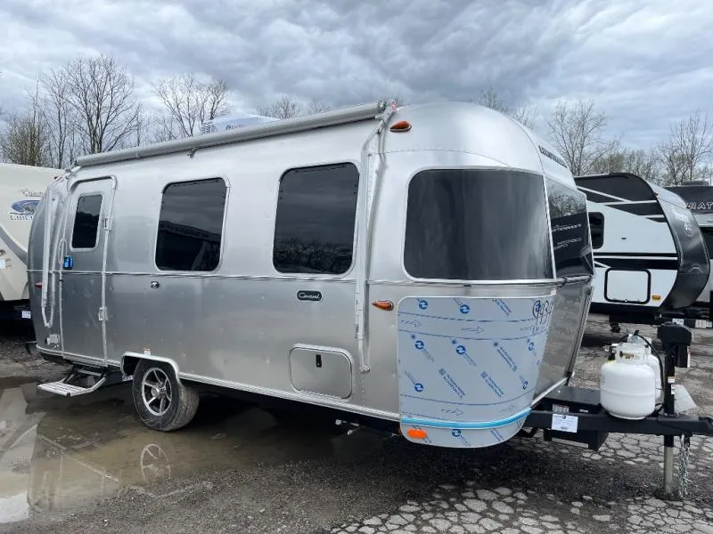 2026 Airstream Caravel 22FB - Photo 2