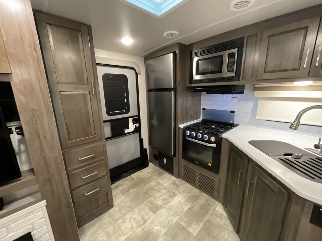 2023 Forest River Rockwood Ultra Lite 2614BS, Photos photo 10