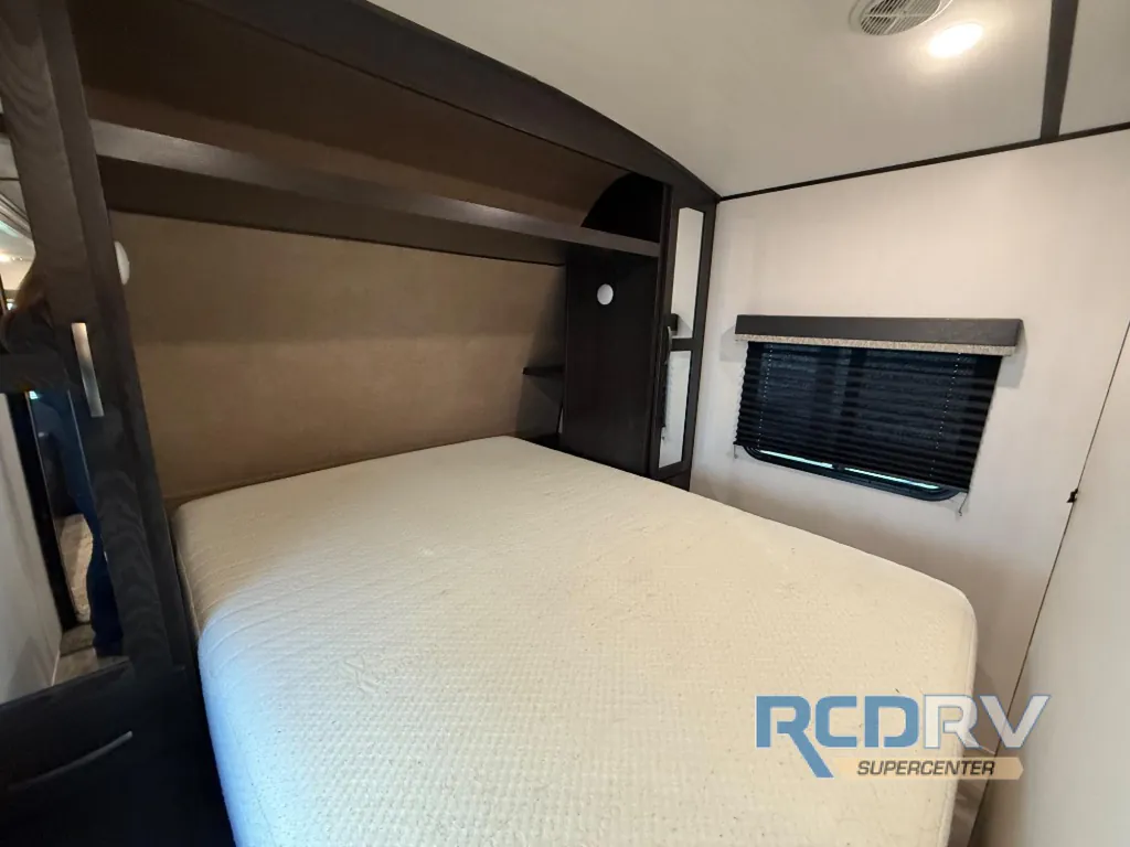 2019 Forest River Surveyor Legend 295QBLE, Photos photo 13