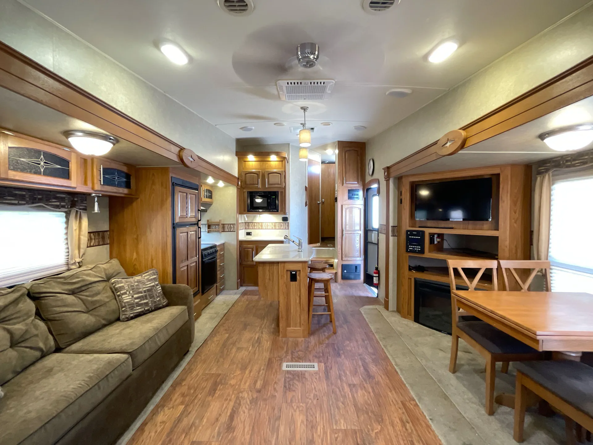 2014 Forest River Rockwood Signature Ultra Lite 8289WS - Photo 4