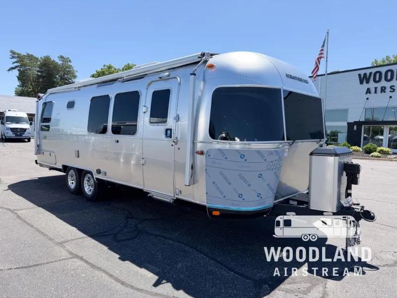 2026 Airstream Classic 28RB - Photo 2