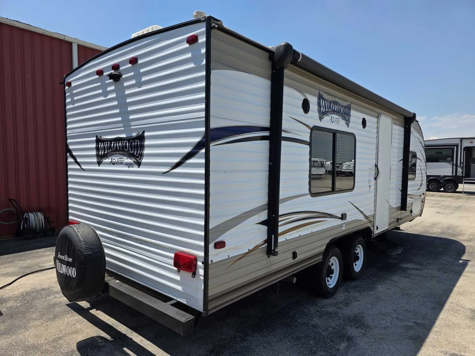 2017 Forest River Wildwood X-Lite 241QBXL - Photo 4