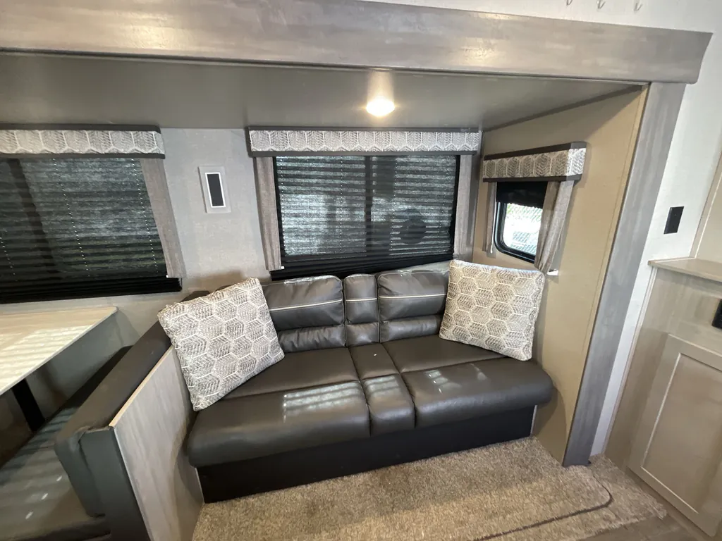 2022 Coachmen Catalina Legacy Edition 243RBS, Photos photo 10