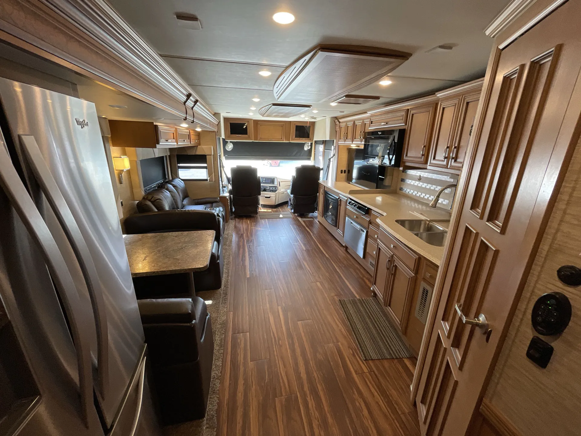 2017 Newmar Ventana 3709 — living area main