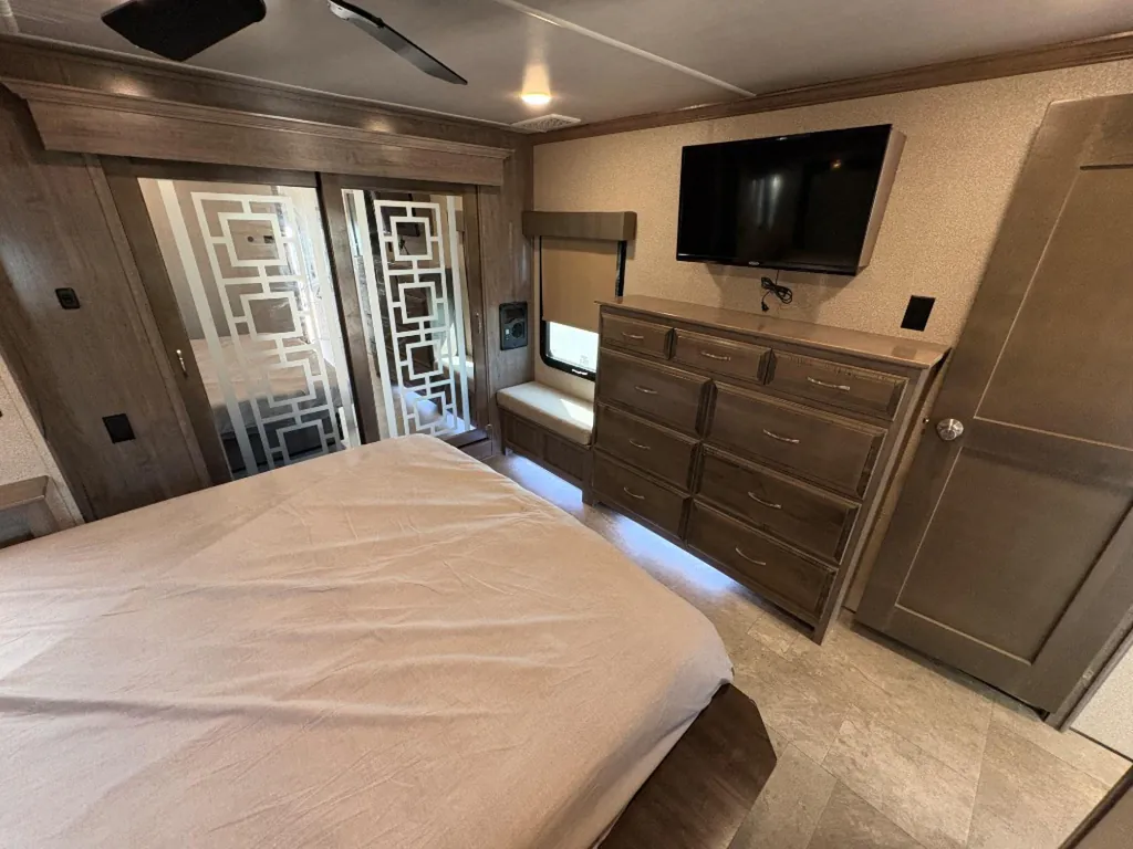 2020 Forest River Cedar Creek Champagne Edition 38EL, Photos photo 31