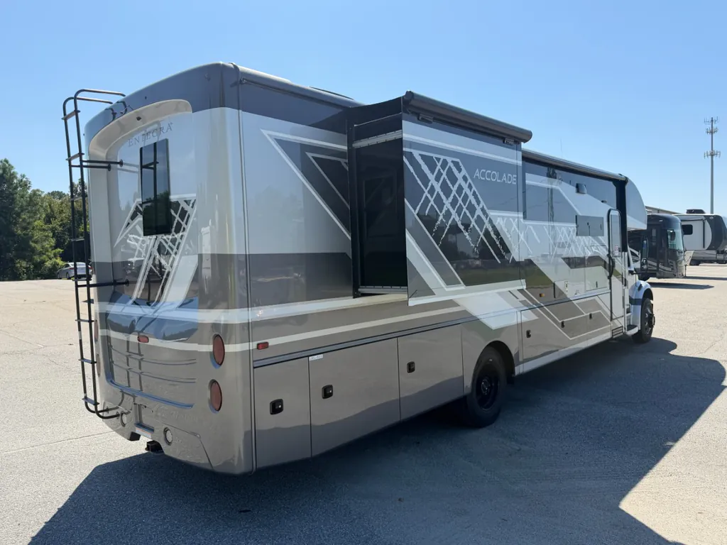 2027 Entegra Coach Accolade 37K, Photos photo 8