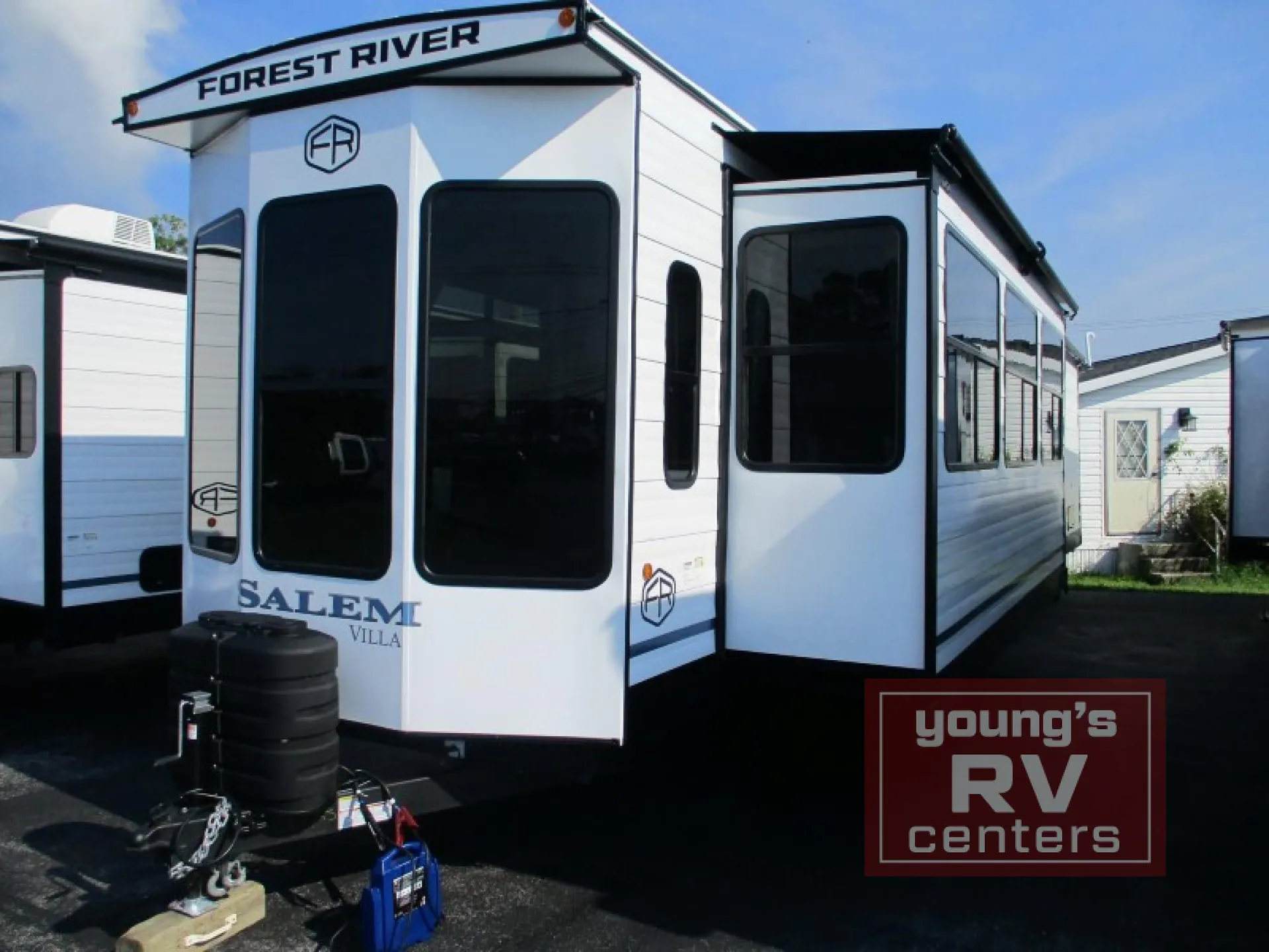 2026 Forest River Salem Villa Series 40FDEN - Photo 2