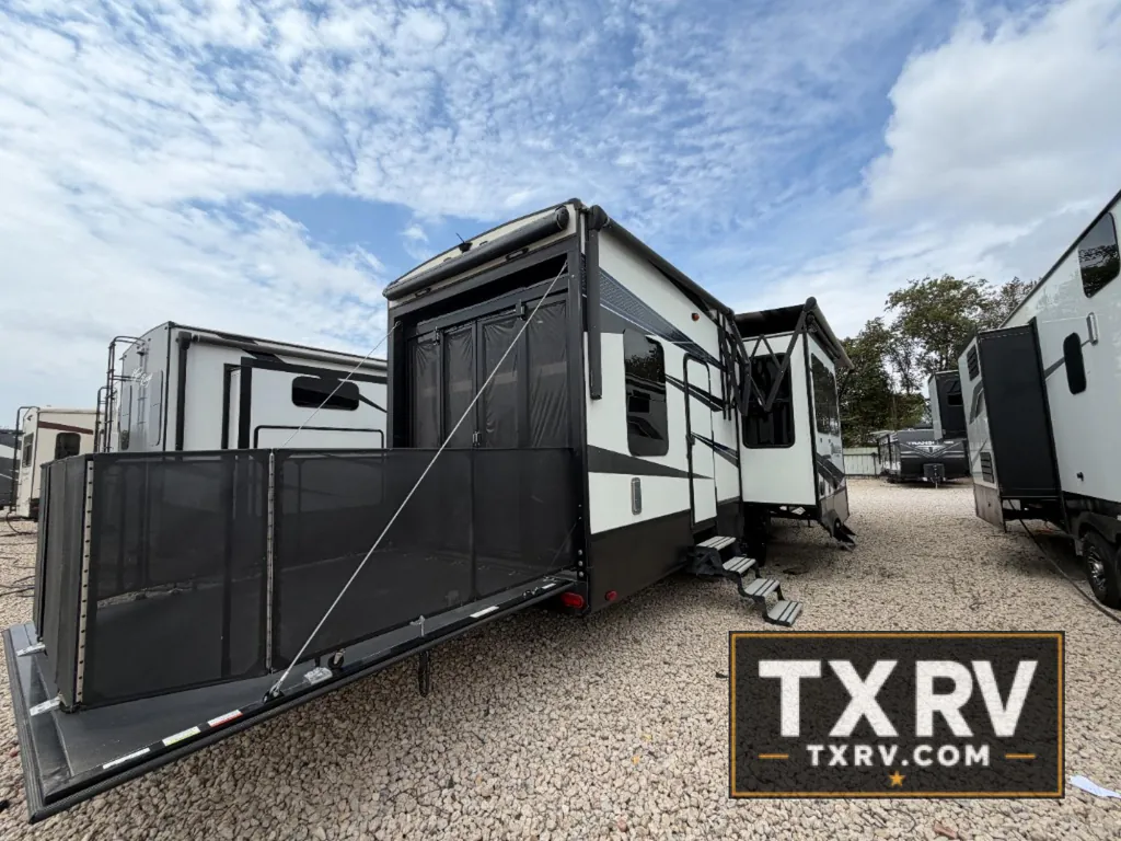 2018 Grand Design Momentum 351M, Photos photo 94