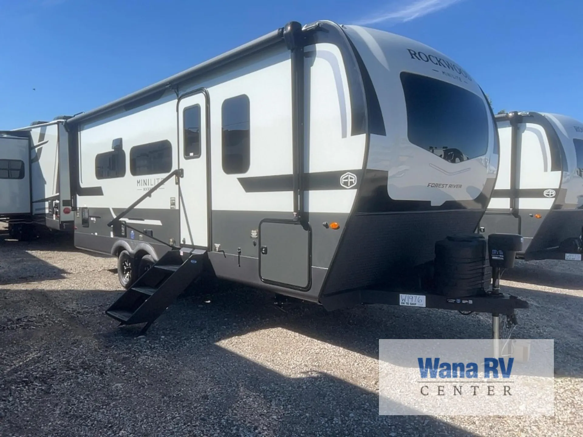 2027 Forest River Rockwood Mini Lite 2524FBT