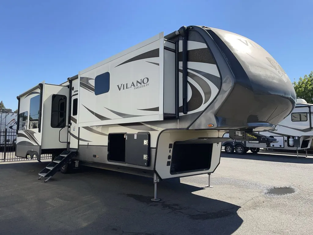2018 VanLeigh RV Vilano 369FB - Photo 2