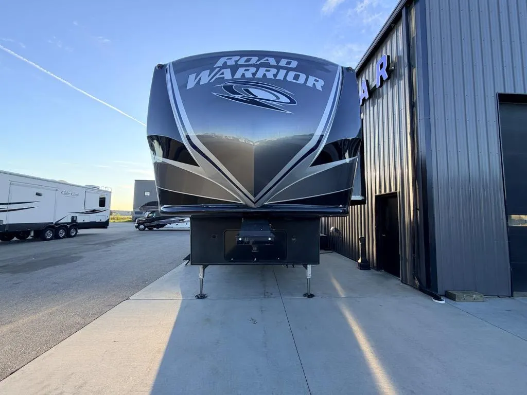 2021 Heartland Road Warrior 3965 - Photo 3