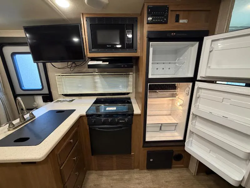 2019 Forest River Rockwood Mini Lite 2509S, Photos photo 8