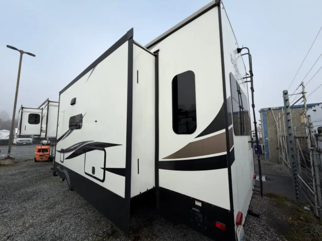 2021 Heartland Bighorn 3375SS - Photo 4