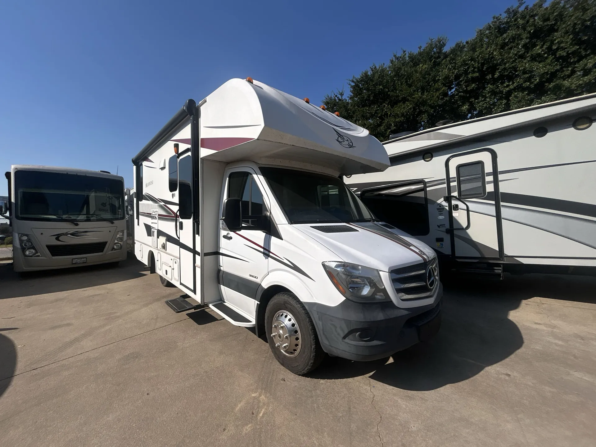 2016 Jayco Melbourne 24L dealer photo 1 from Camping World