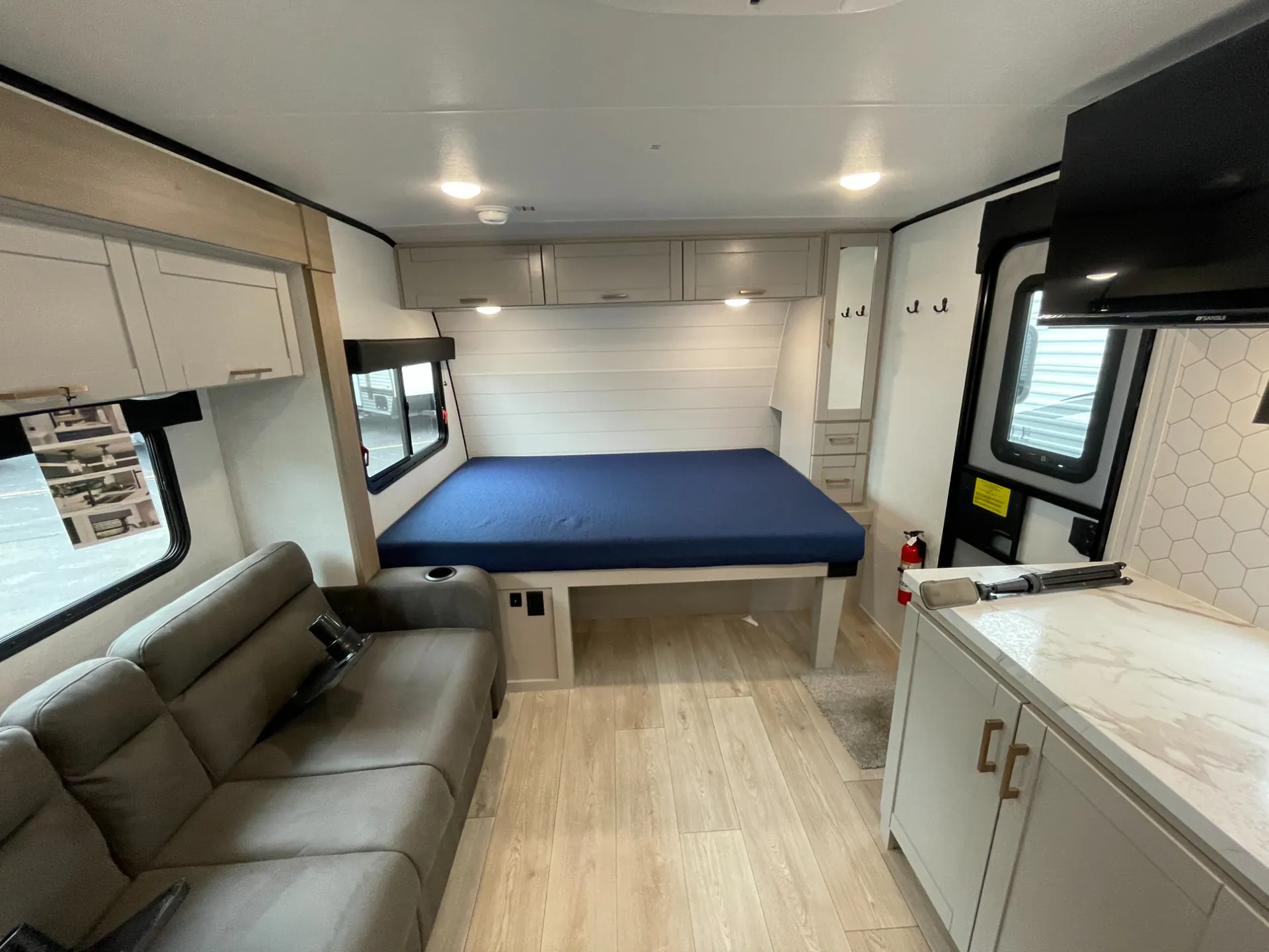 2027 Jayco Jay Feather Air 16RB - Photo 3