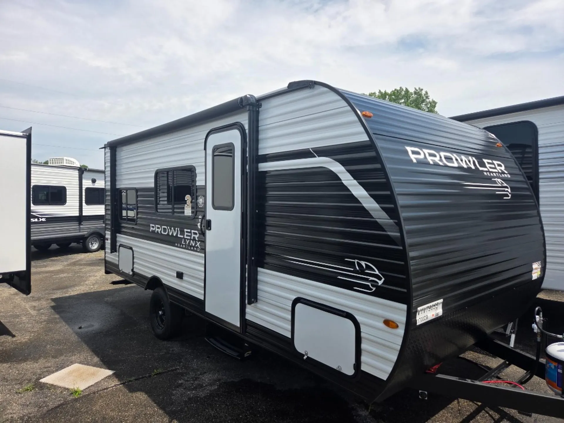 2027 Heartland Prowler Lynx 1700DB - Photo 2