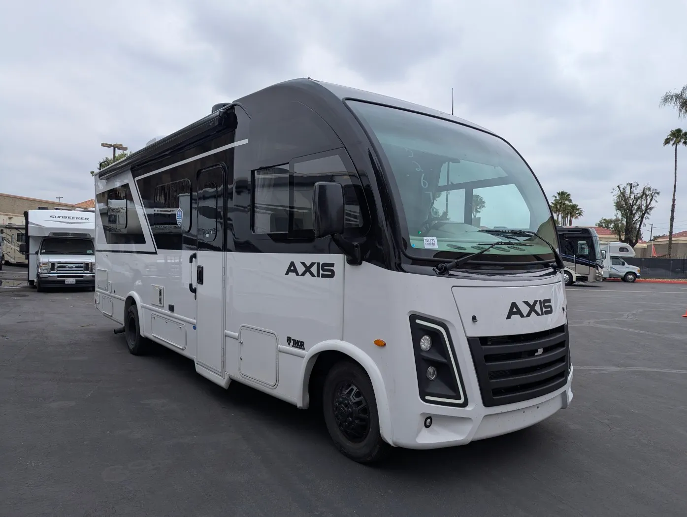 2026 Thor Motor Coach Axis 26.1 - Photo 2