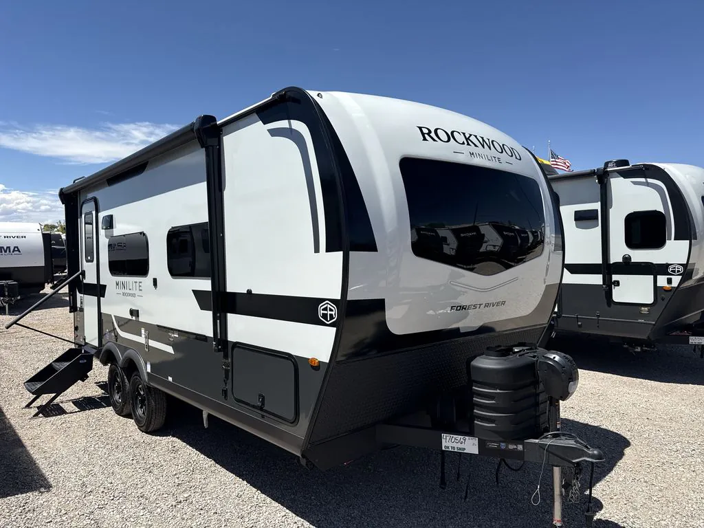 2027 Forest River Rockwood Mini Lite 2109S