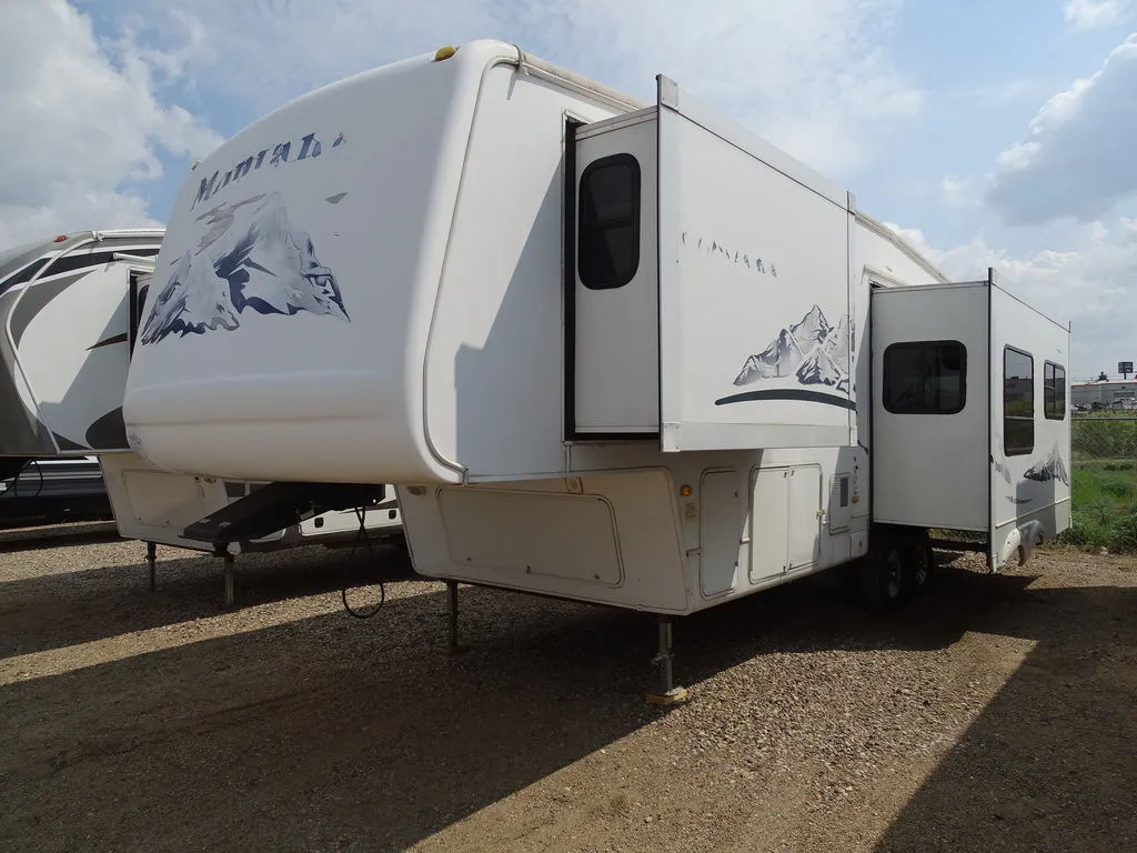 2006 Keystone Montana 2955RL - Photo 2