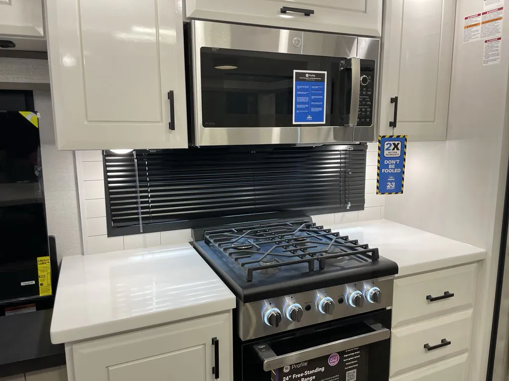 2027 Jayco Pinnacle 36FBTS, Photos photo 18