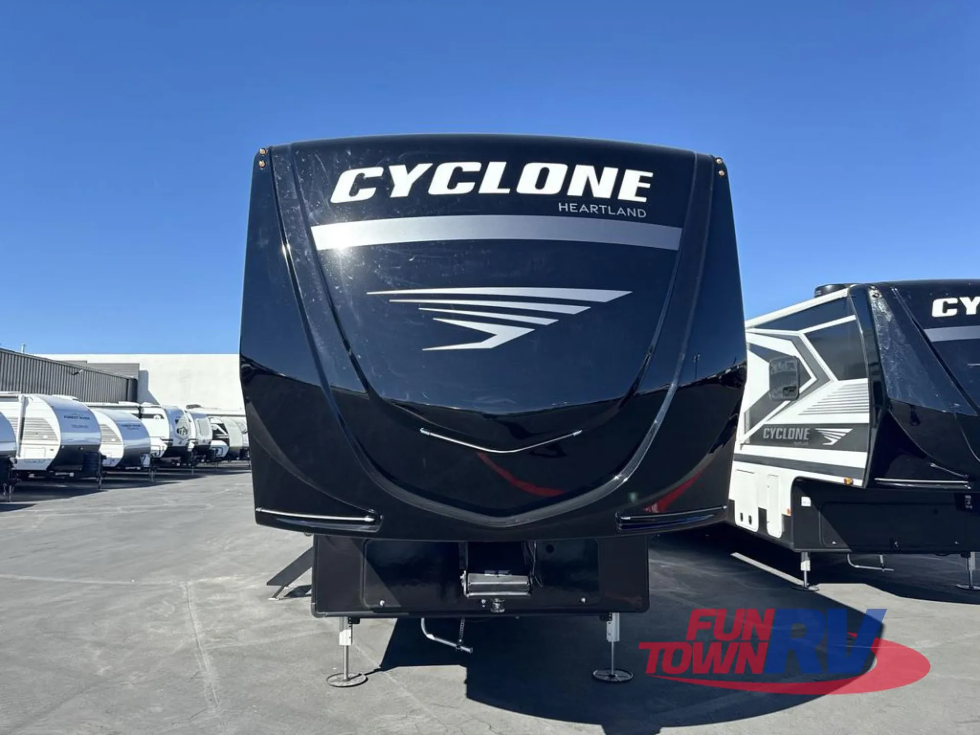 2026 Heartland Cyclone 3913 - Photo 3