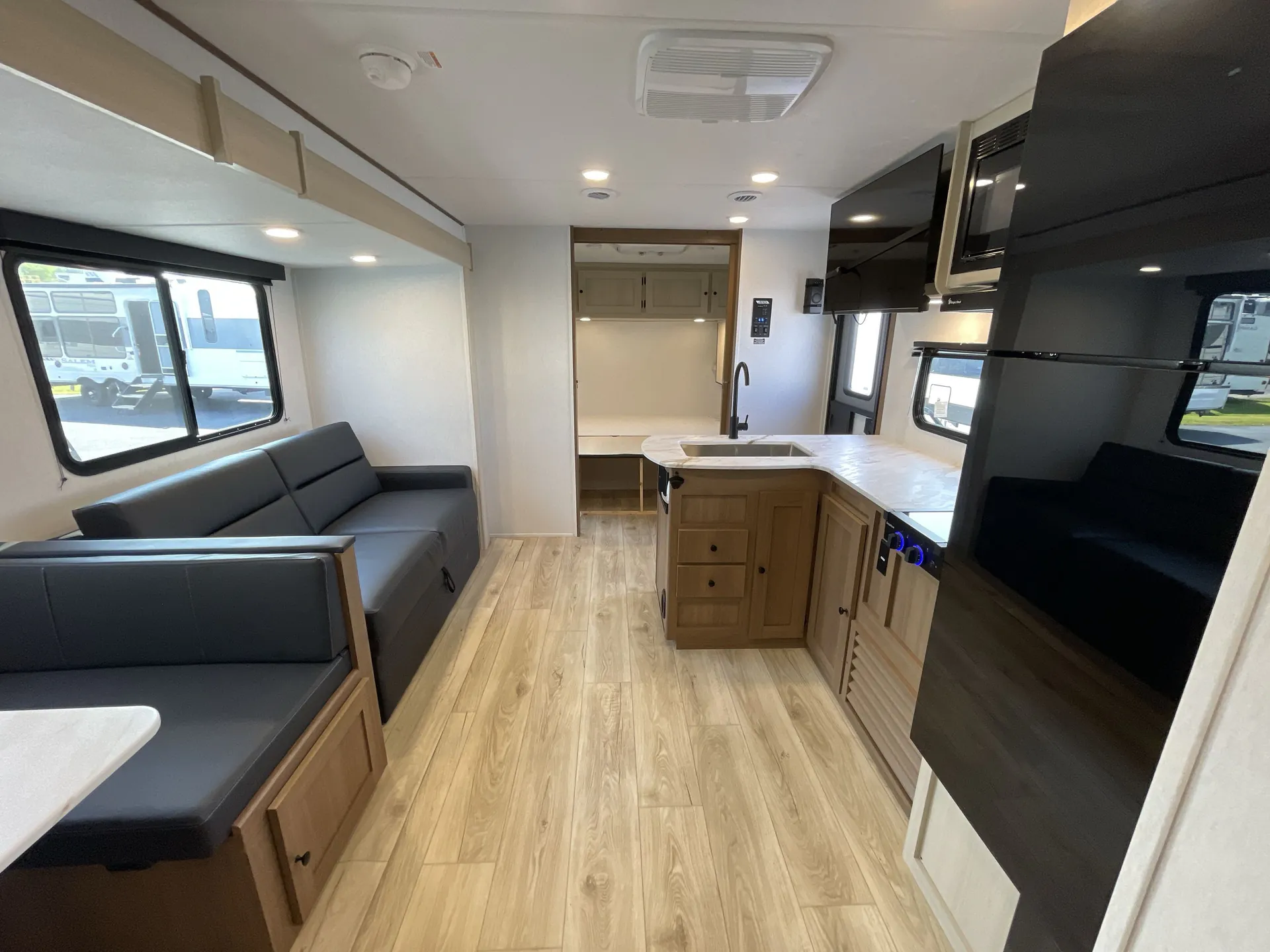 2026 Coachmen Apex Ultra-Lite X 26BHX — living area main