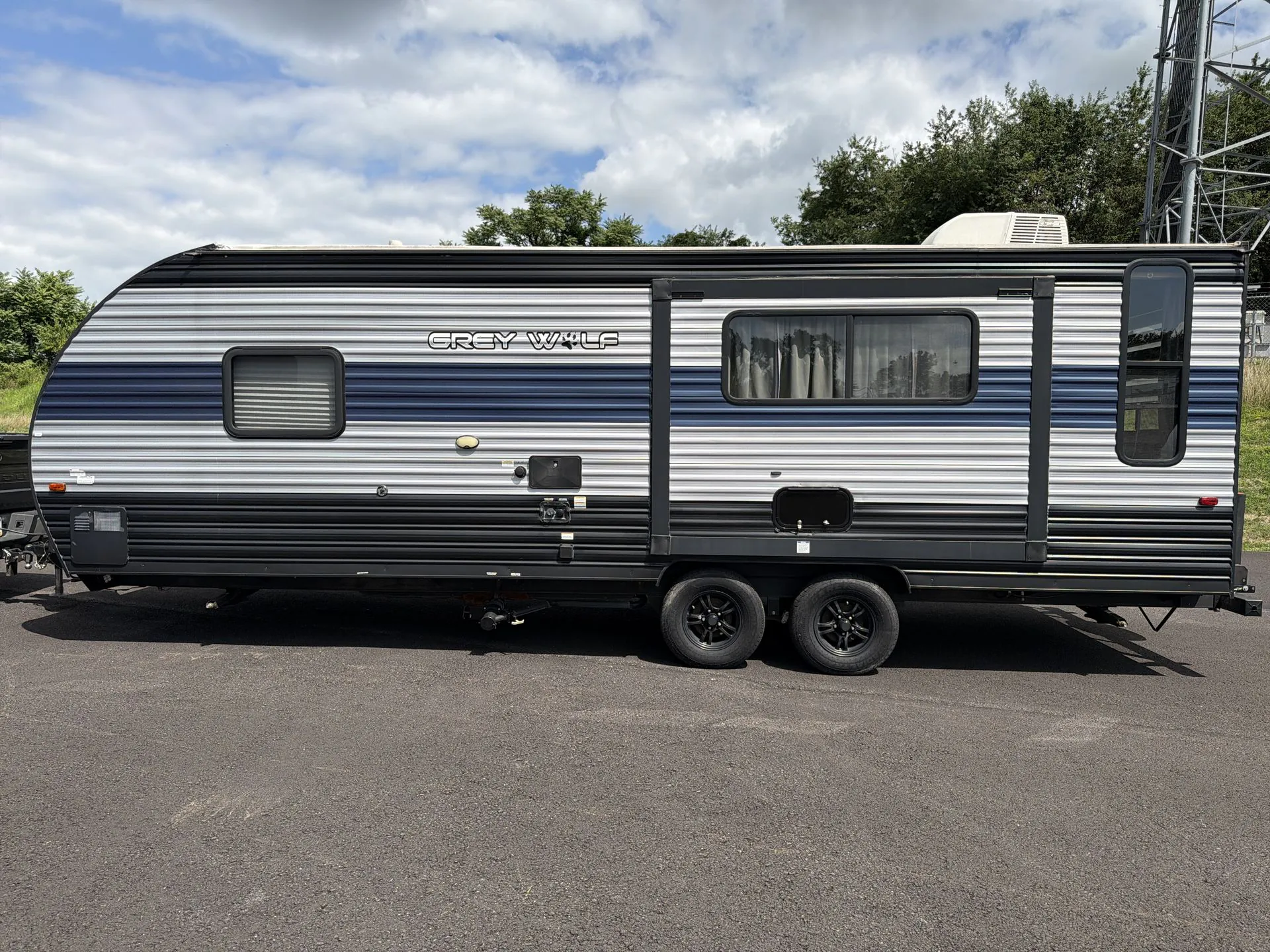 2021 Forest River Cherokee Grey Wolf 23MK — Photo 5