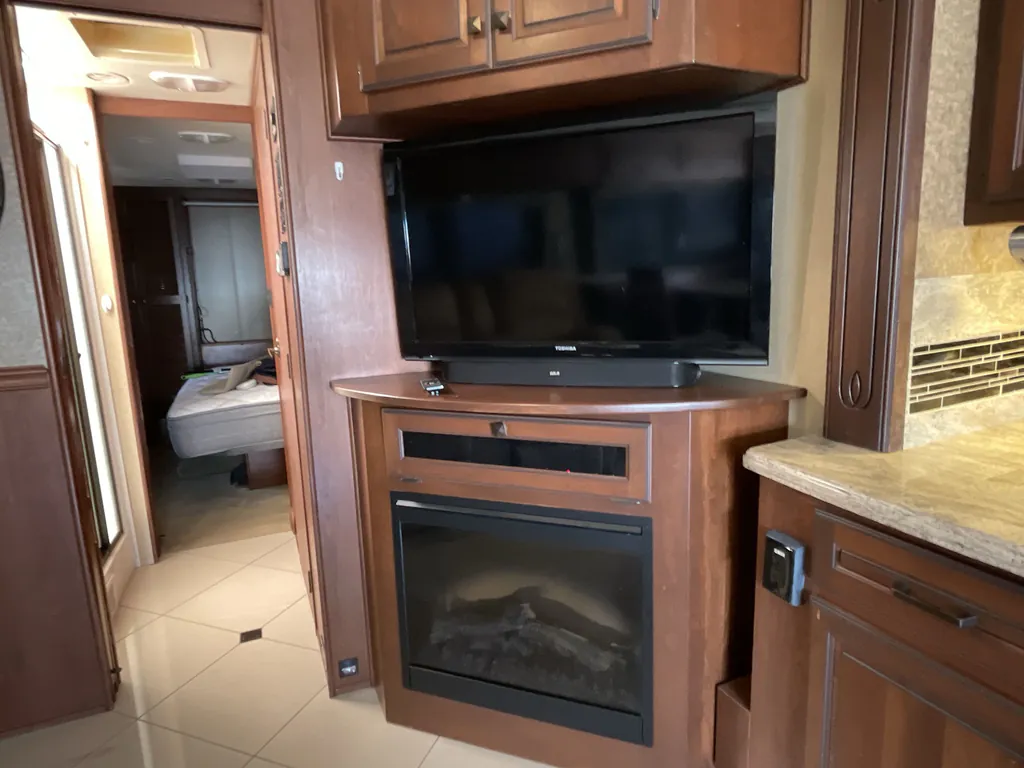 2013 Forest River Berkshire 360 QL, Photos photo 5