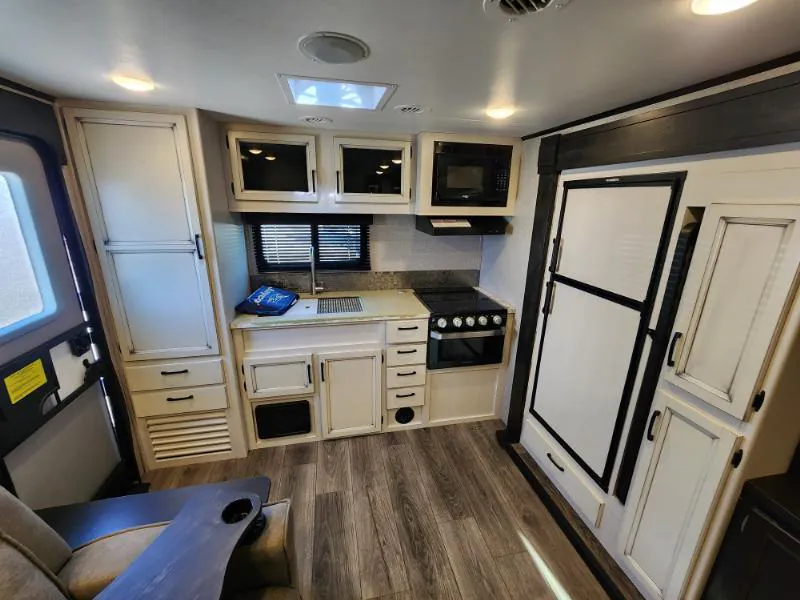 2020 Jayco Jay Feather 22RK dealer photo 5 from Kunes RV