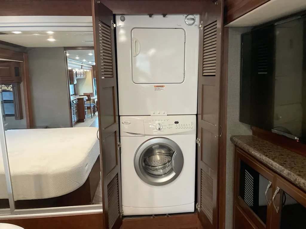 2017 Fleetwood Pace Arrow LXE 38F, Photos photo 19