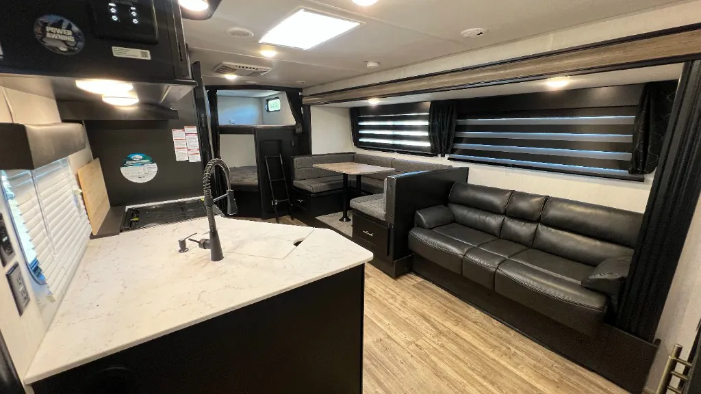 2022 Forest River Cherokee Grey Wolf 26DBH — Photo 5