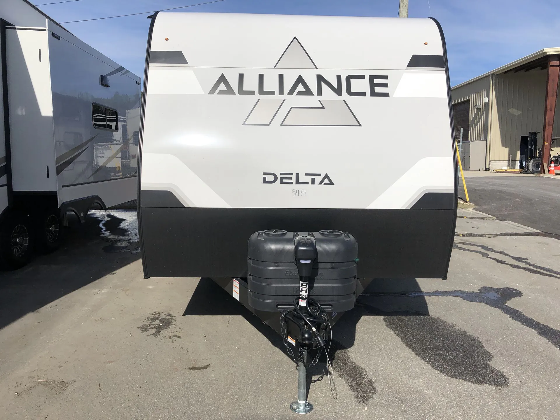 2025 Alliance RV Delta BH241 - Photo 3