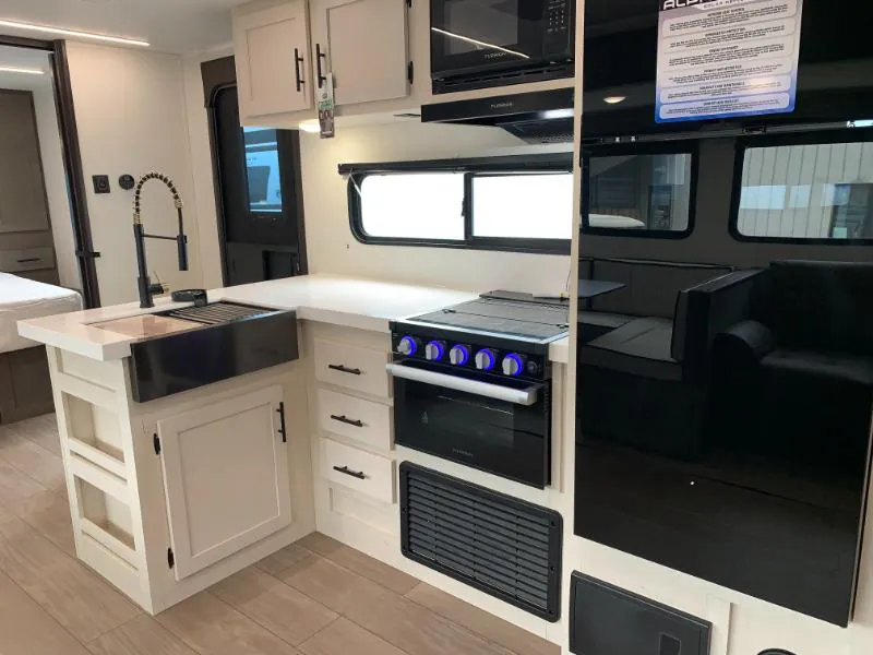 2026 Forest River Cherokee Alpha Wolf 29TB, Photos photo 11