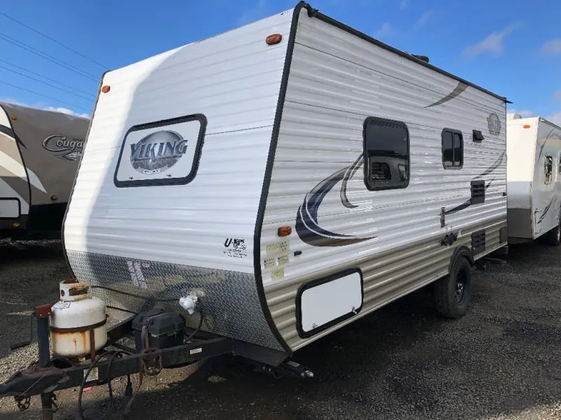 2016 Viking Ultra-Lite 17FQ - Photo 2