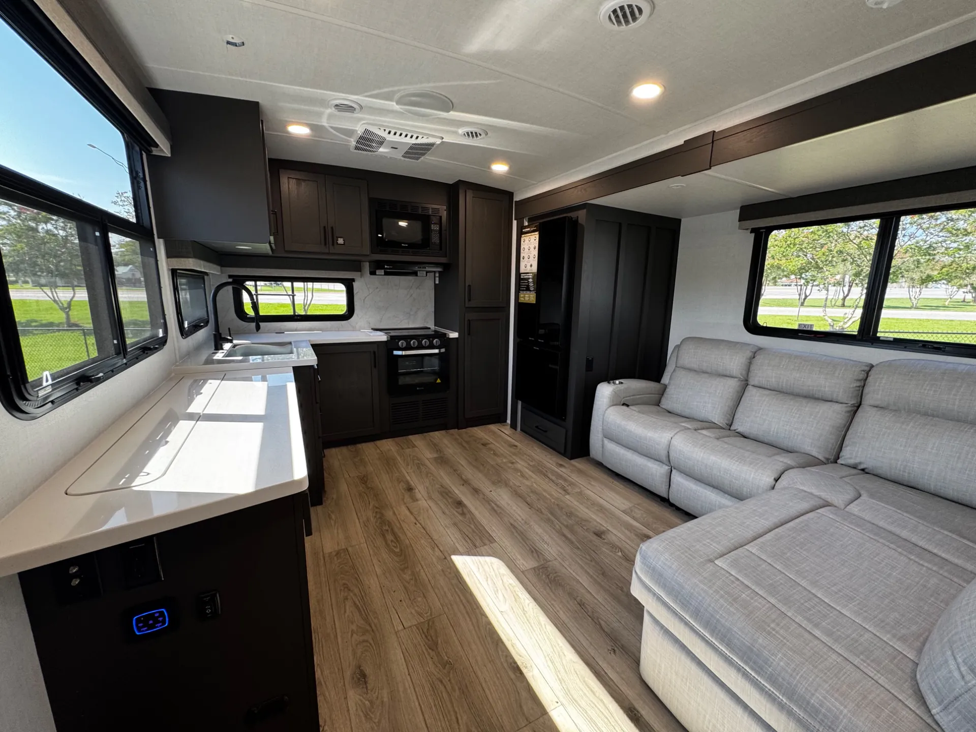 2027 Forest River Rockwood Ultra Lite 2711RK - Photo 3