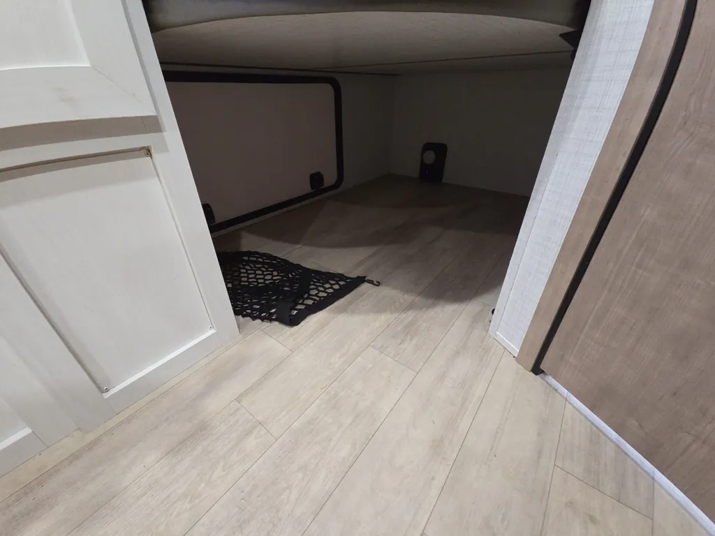 2025 Forest River Solaire 2085BHS, Photos photo 12